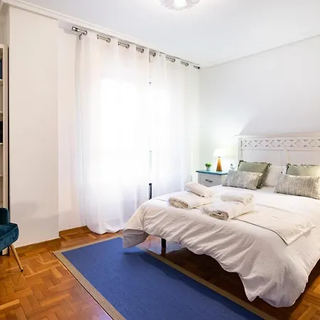 Primera Línea De Playa Con Plaza De Garaje Y Wifi * Gijón