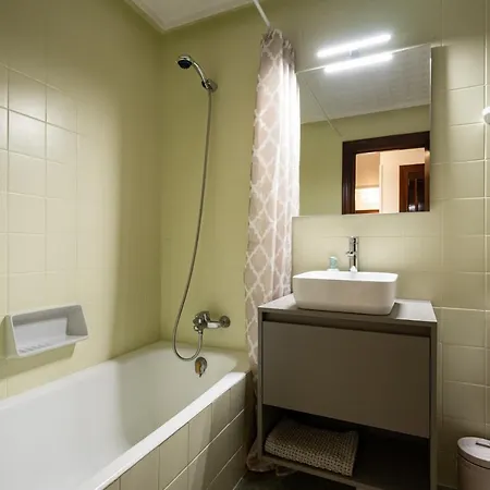 Apartamento Primera Línea De Playa Con Plaza De Garaje Y Wifi Gijón